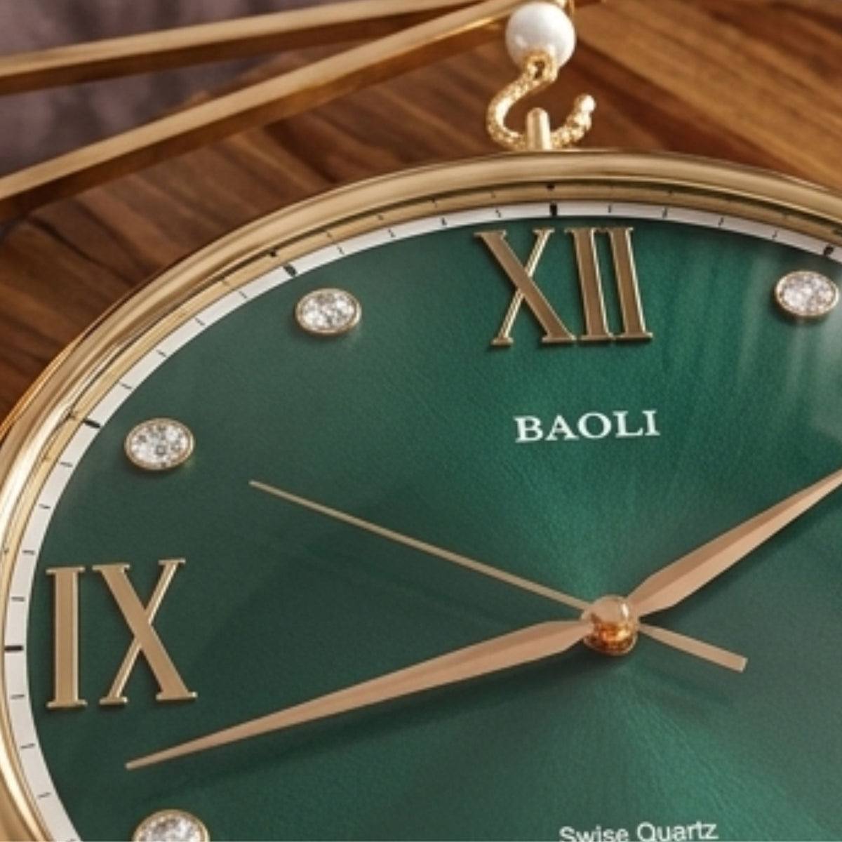Classic Wall Clock Decorative Size-30 cm | Green Bird Art